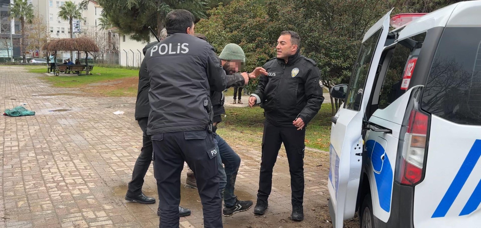 Arkadaşını Ağır Yaraladı, Polise Direndi (1)