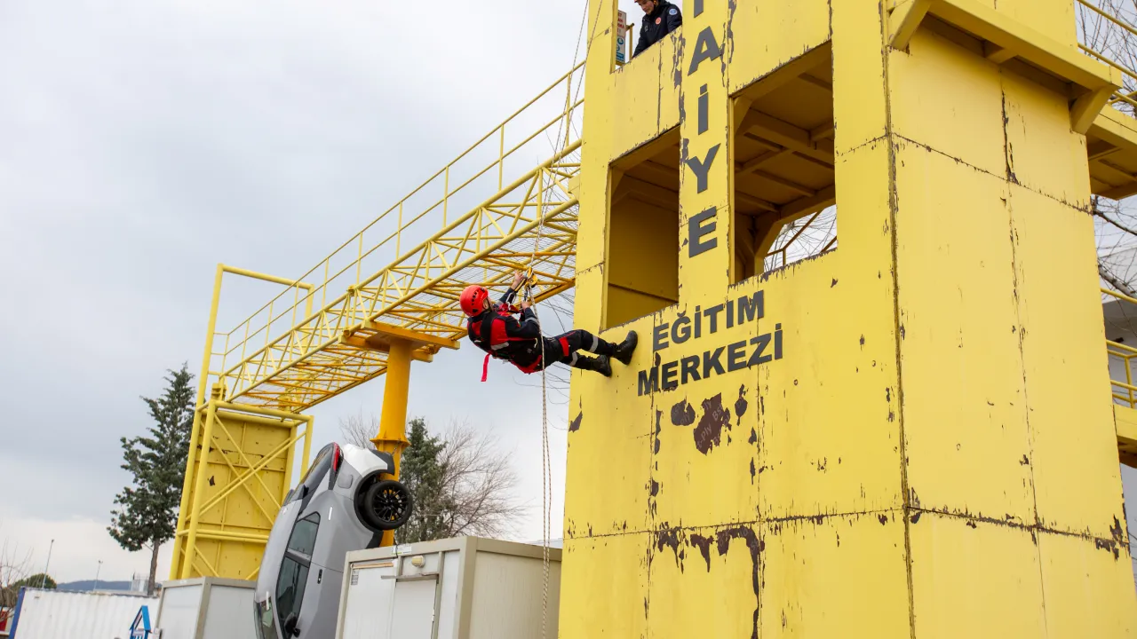 Filistinli İtfaiyeciler Bursa’da Eğitim Aldı Yangın Ve Kurtarma Teknikleri Öğretildi (1)