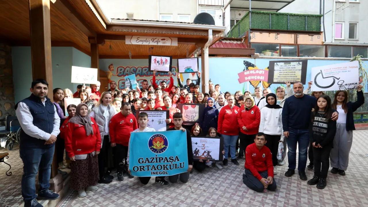 Gazipaşa Ortaokulu Öğrencilerinden Engelsiz Yaşam Merkezi'ne Sürpriz Ziyaret (4)