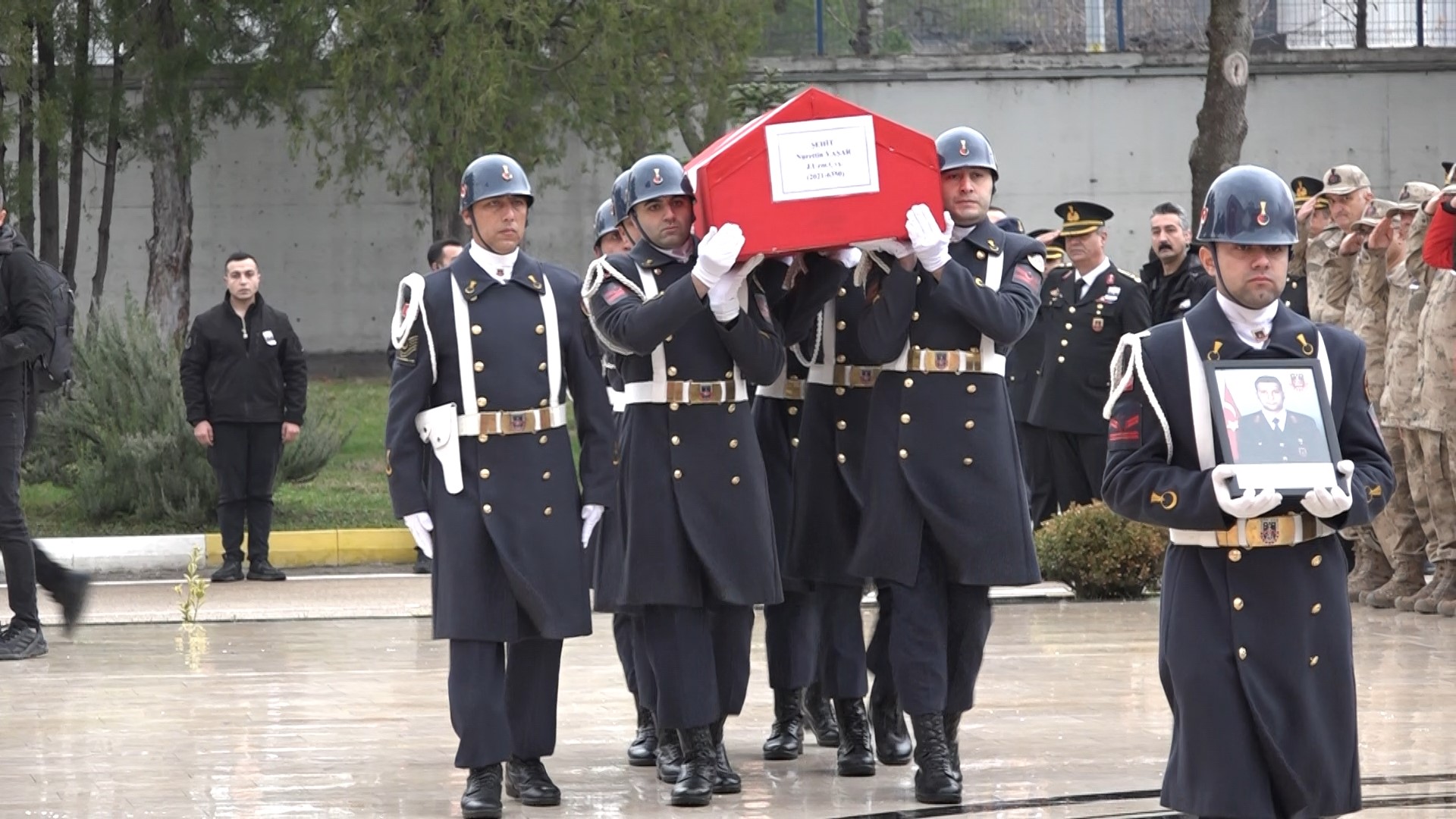 Genç Gazete Bursa'da  Adliye Saldırısında Şehit Olan Jandarma Uzman Çavuş Nurettin Yaşar (1)-1