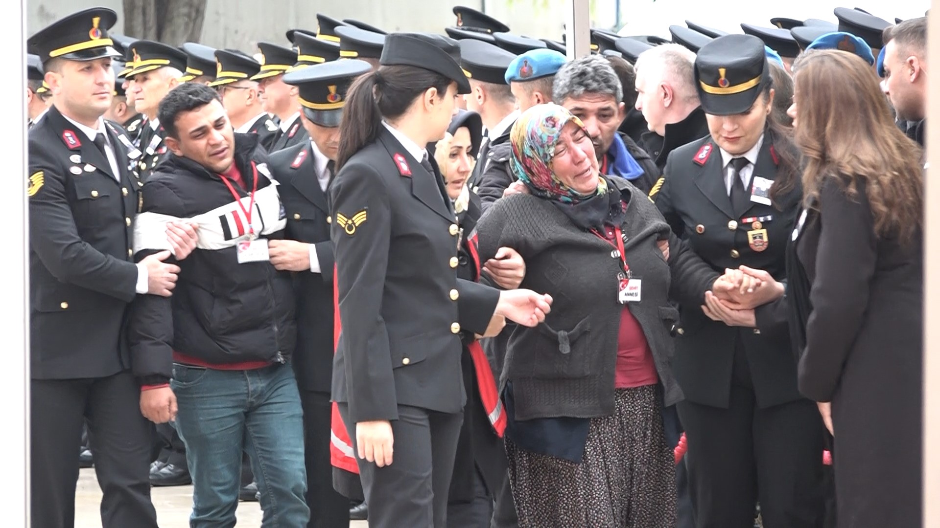 Genç Gazete Bursa'da  Adliye Saldırısında Şehit Olan Jandarma Uzman Çavuş Nurettin Yaşar (3)