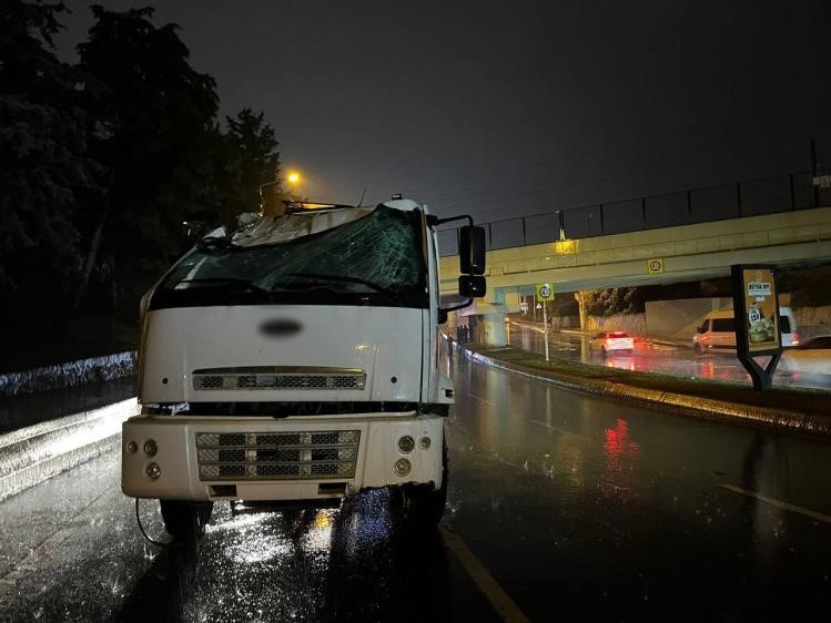 Gençgazete Bu Üst Geçitte Bu Kaçıncı Kaza (2)