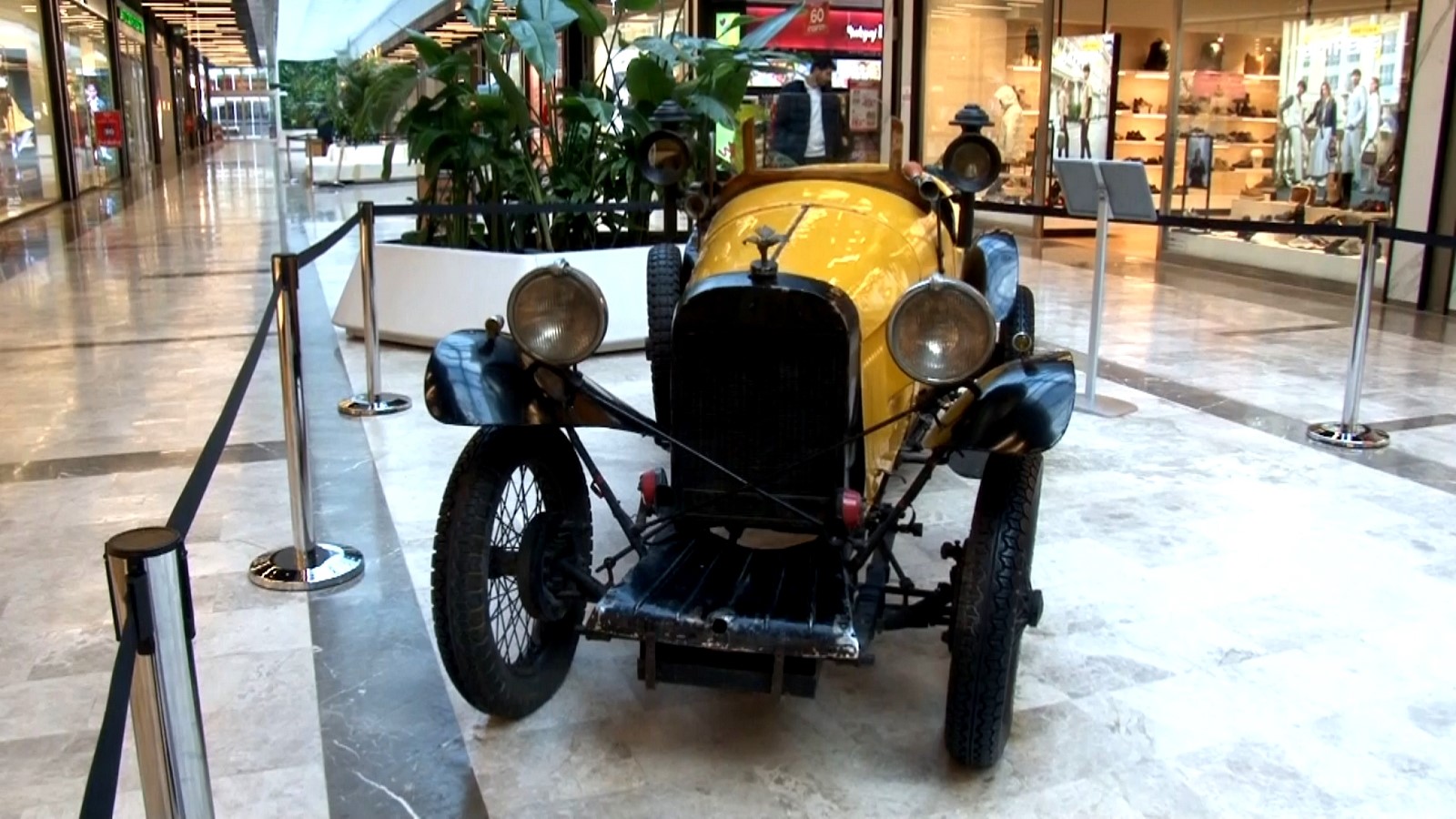 Gençgazete Bursalı Koleksiyoner 1926 Model Klasik Otomobiller (4)