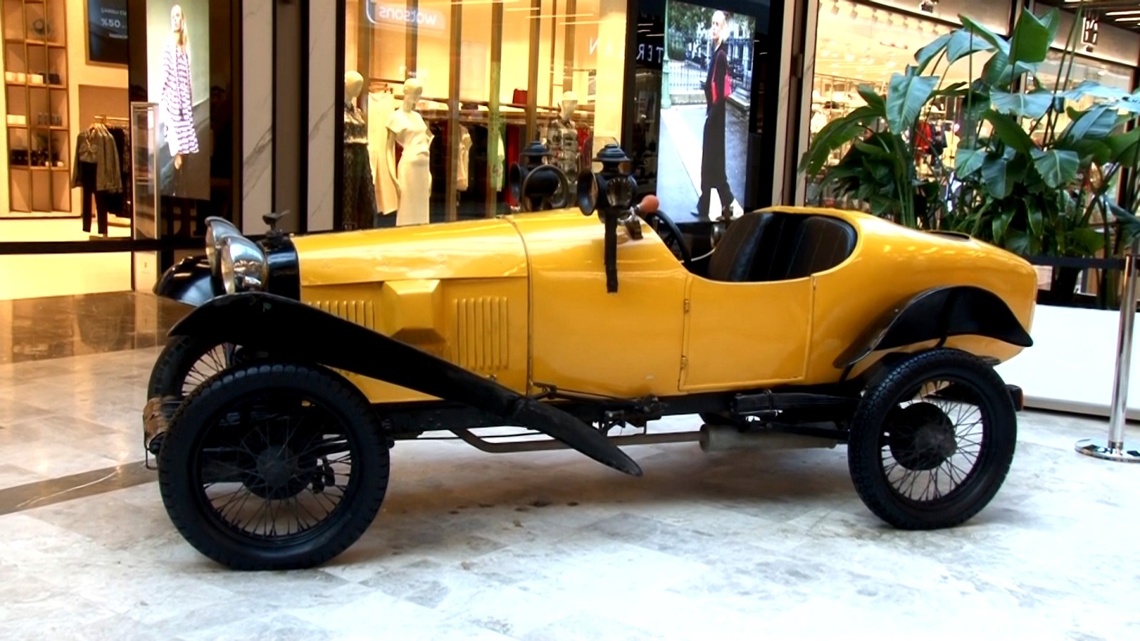 Gençgazete Bursalı Koleksiyoner 1926 Model Klasik Otomobiller (5)