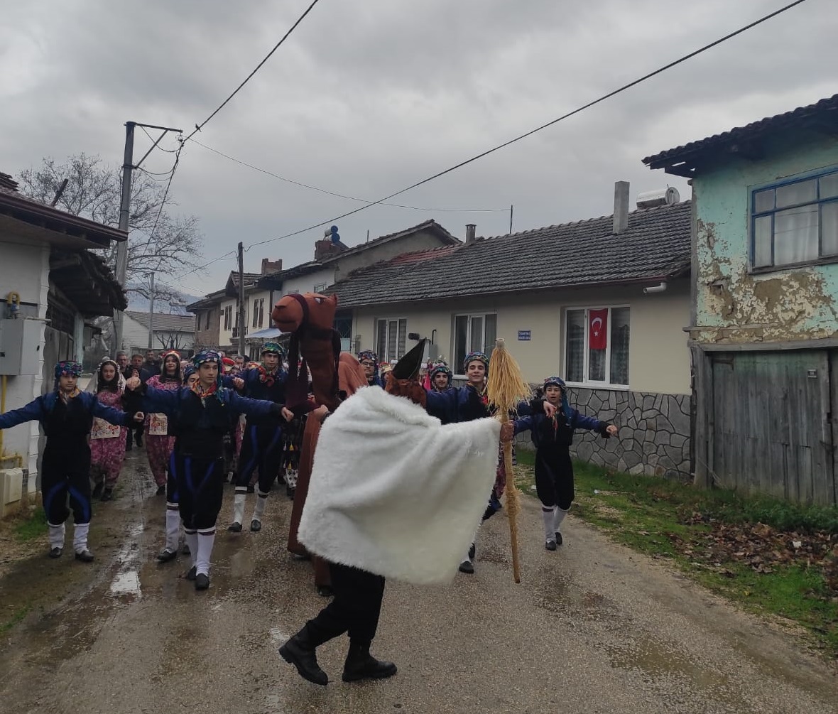 Gençgazete Inegöl Halil Inalcık Lisesi Bilalköy Kıs Uyan Toprak Uyu (12)