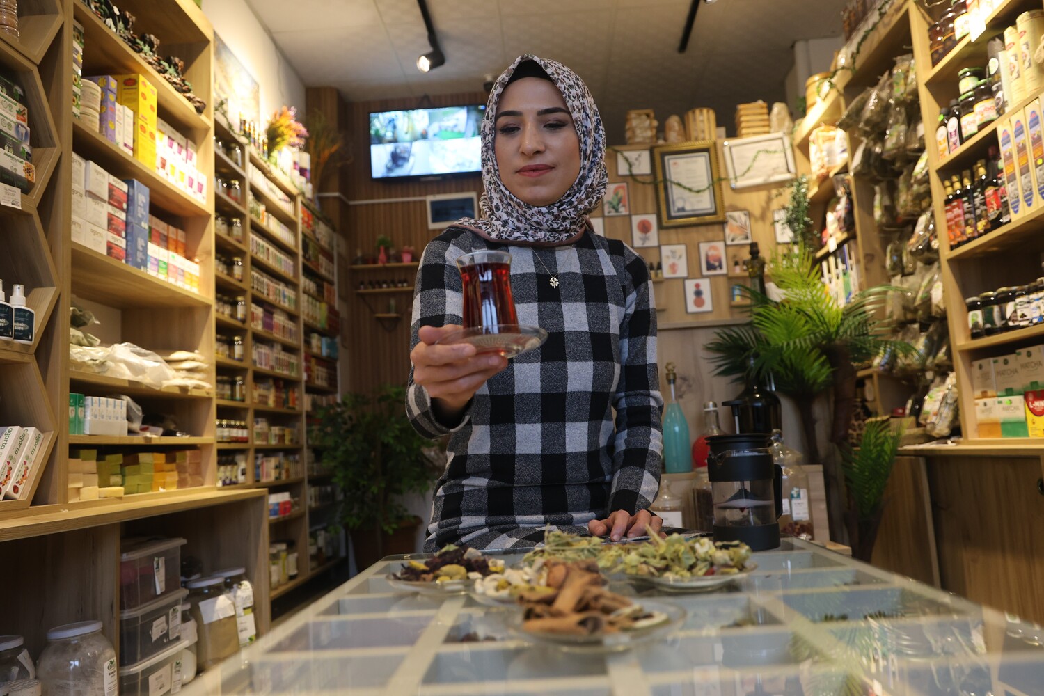 Gençgazete Soğuk Kış Günlerinde Vücut Direncinizi Kış Çayı Ile (4)