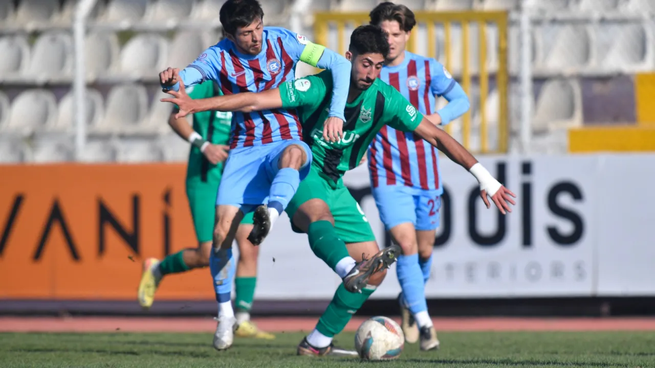 İnegöl Kafkasspor Ve Beykoz İshaklı Spor Maçında İlk Yarı Golsüz Tamamlandı (3)