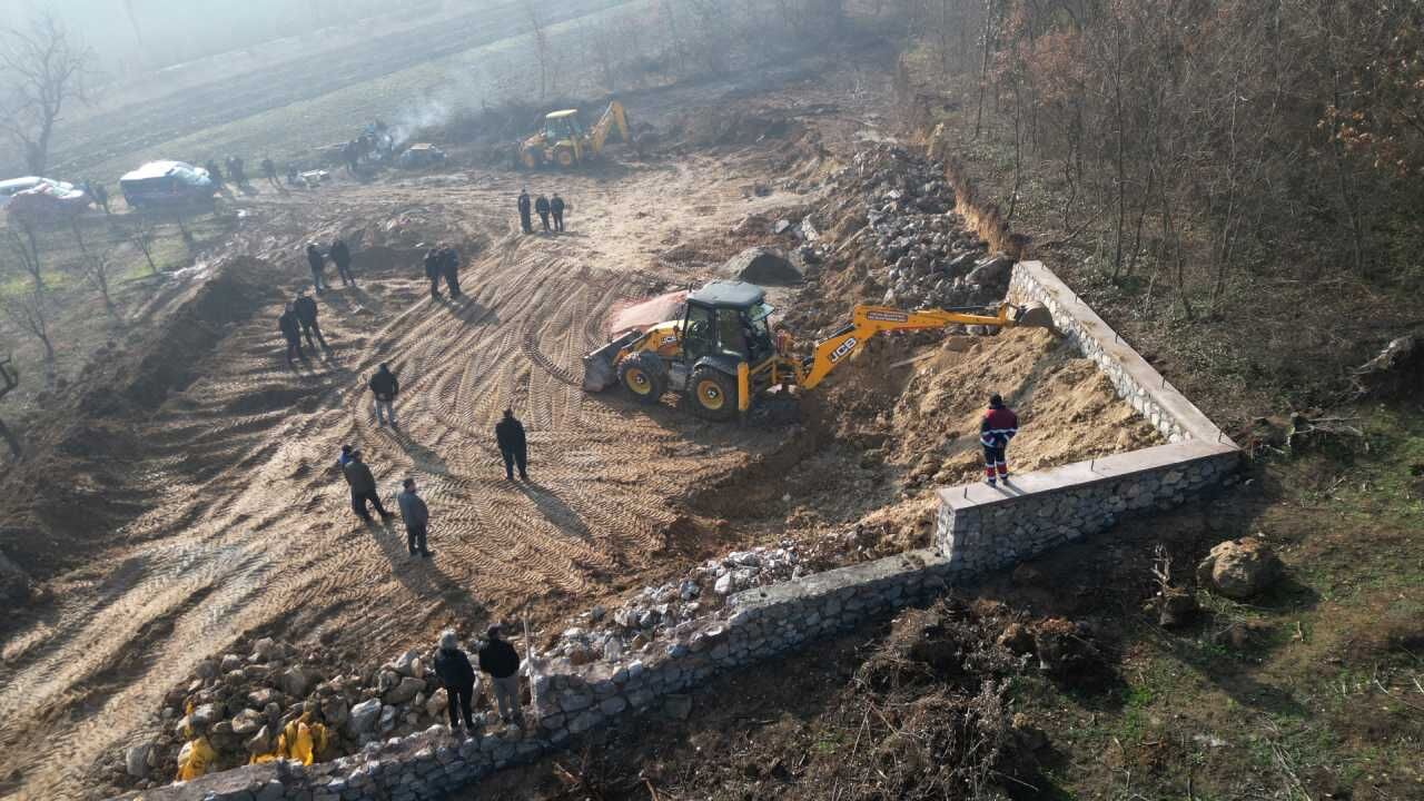 İnegöl'de Kaçak Yapılar Ortadan Kaldırılıyor Akıncılar Mahallesi’nde Yıkım Gerçekleşti (6)