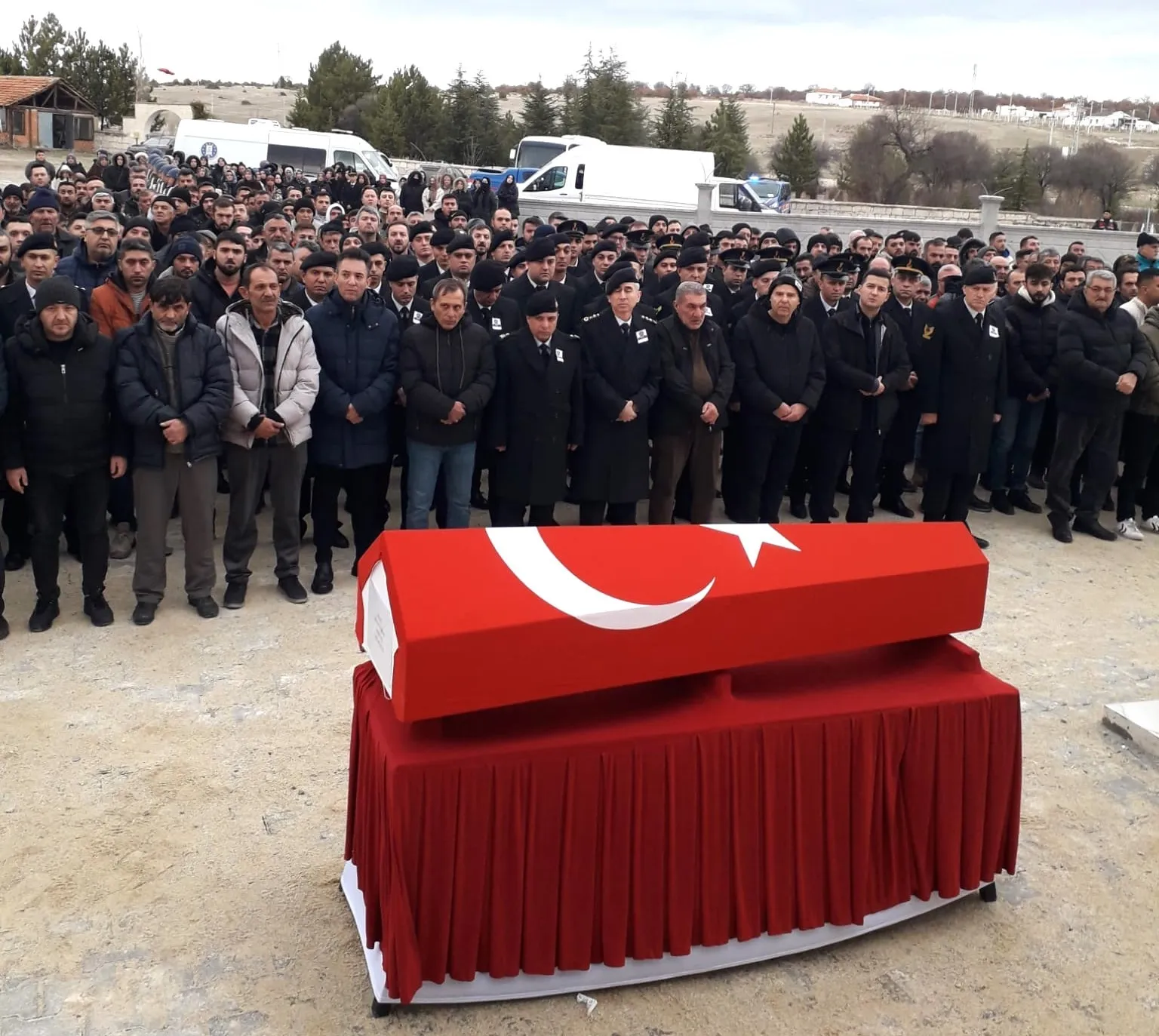 Manisa'da Hayatı Kaybeden Jandarma Astsubay Çavuş Erkan Duman, Memleketi Kütahya'da Toprağa Verildi (2)