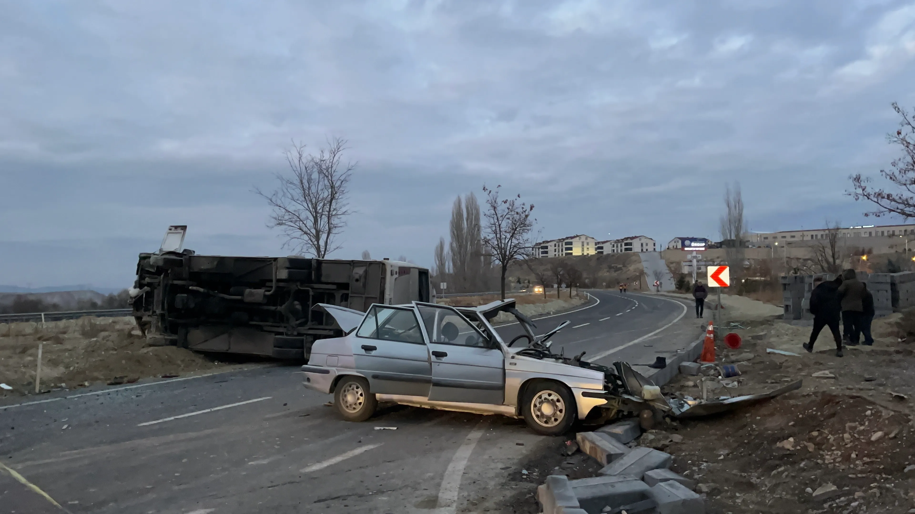 Öğrenci Servisi Devrildi, 24 Yaralı! (3)