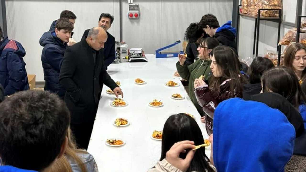 Özündenkuru Tesisi Yerli Malı Haftasında Ziyaretçi Akınına Uğradı (5)