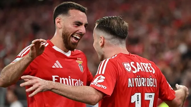 Benfica Kupada Turladı! (2)