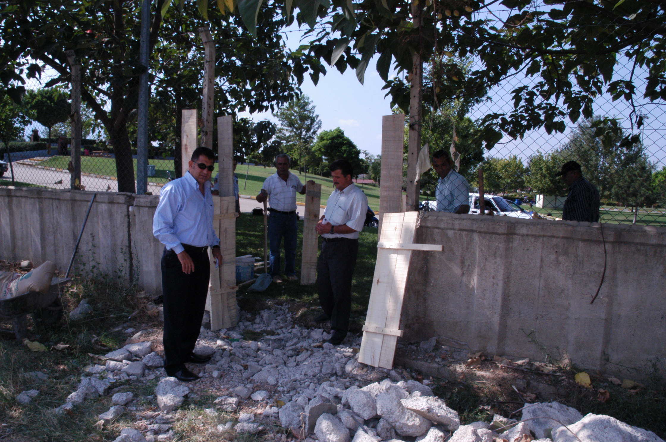 Gençgazete İnegöl Hikmet Şahin Kültür Parkı'nda Tahribatın Faturası Ağır  (6)