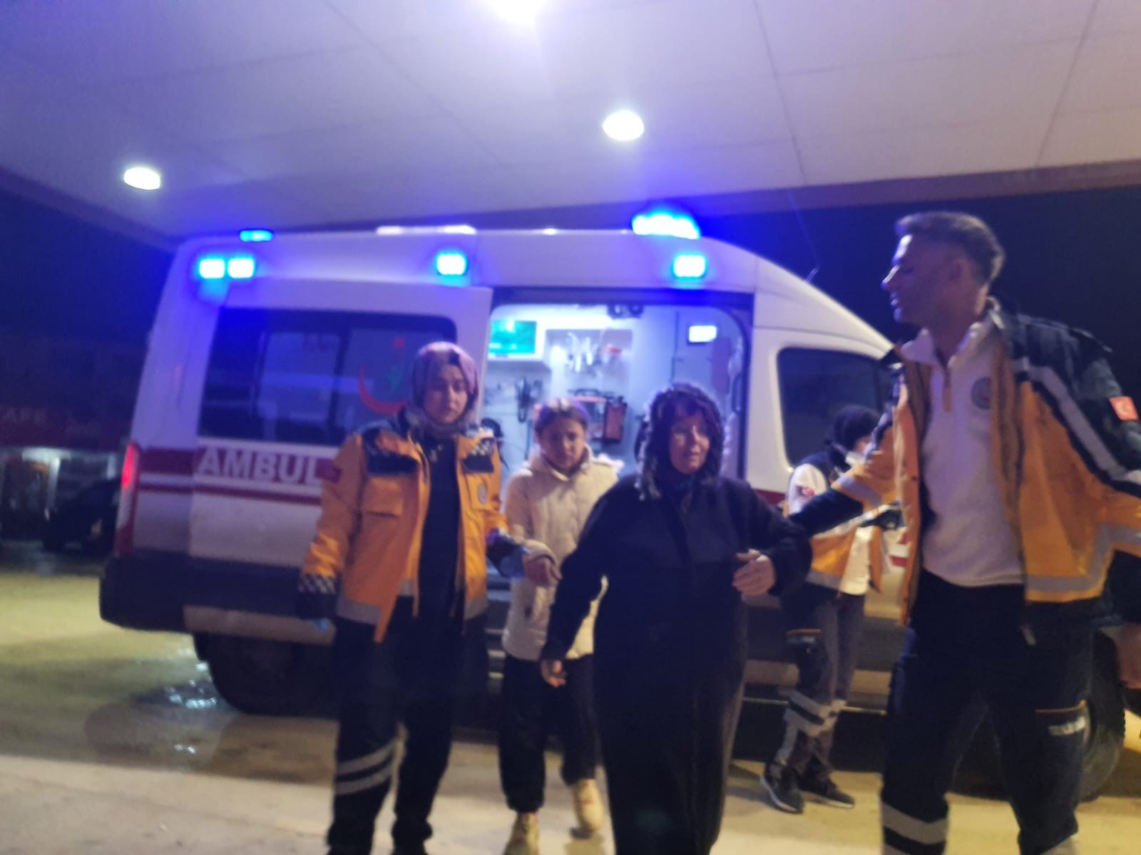 Gençgazete İnegöl'de Ambulansa Yol Vermek İsterken (4)