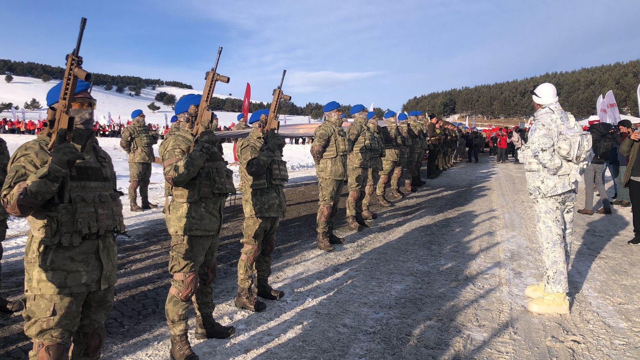 Gençgazete Sarıkamış Şehitleri İçin Eksi 15 Derecede Yürüdüler (8)