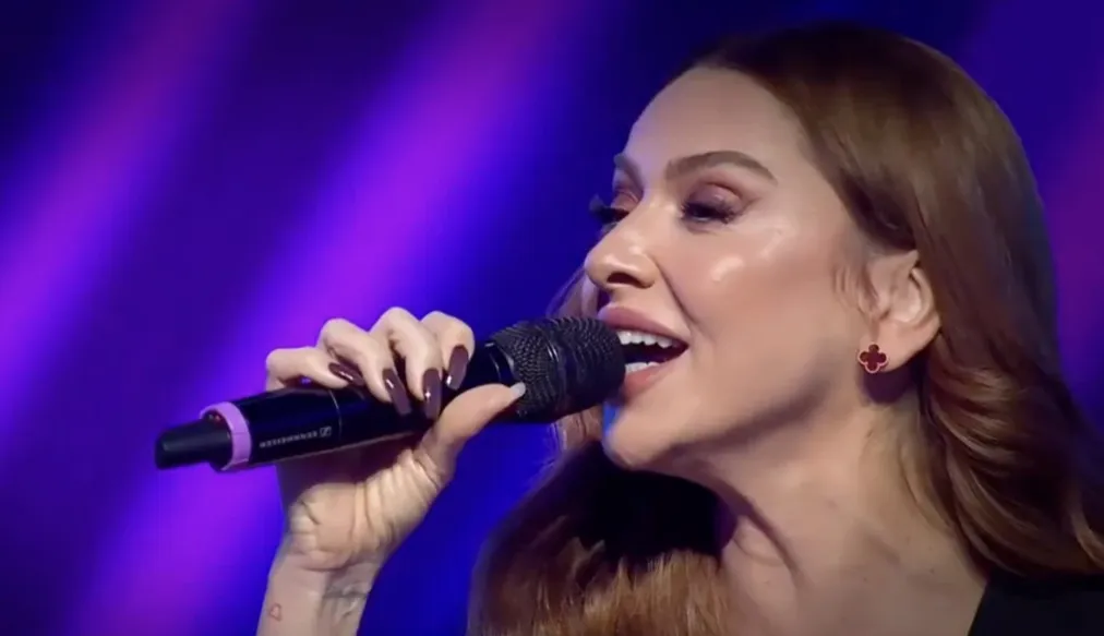 Hadise'nin O Ses Türkiye'de Narin İçin Seslendirdiği Şarkı Gündem Oldu! (3)