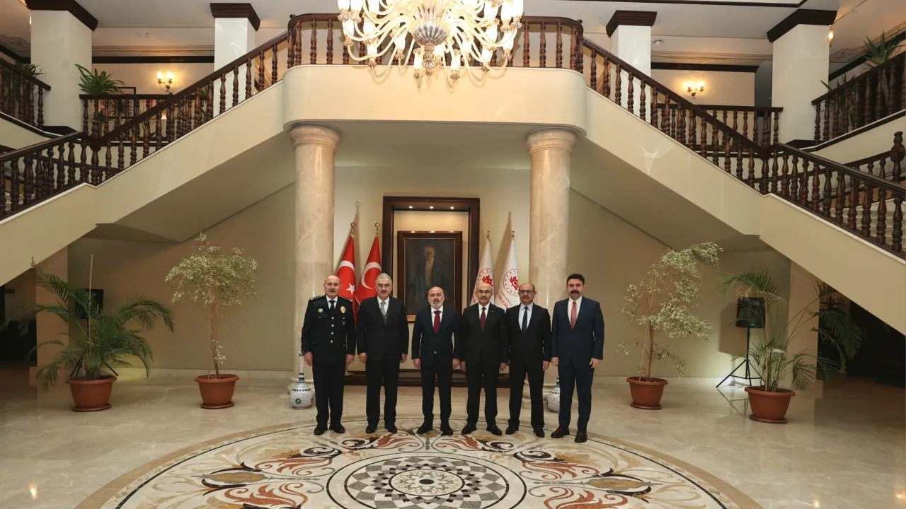 İçişleri Bakan Yardımcısı Mehmet Sağlam’dan Bursa Valisi Erol Ayyıldız’a Ziyaret (2)