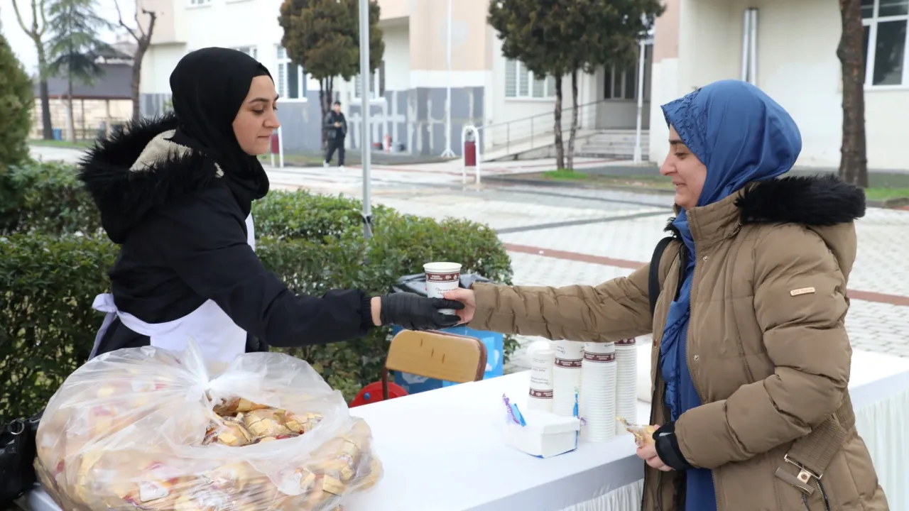 İnegöl Belediyesi’nden Öğrencilere Sınav Dönemi Çorba İkramı (4)