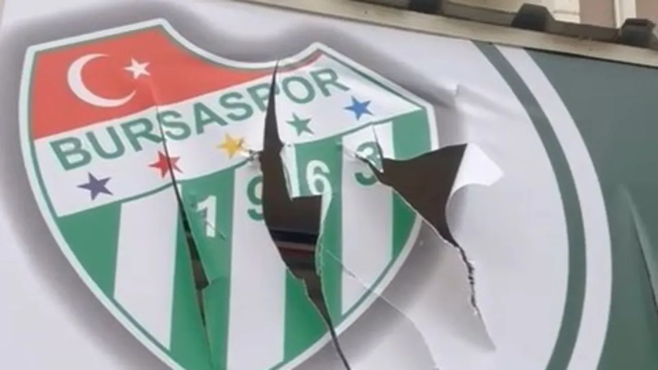 İnegöl Bursaspor Taraftarları Derneği'ne Çirkin Saldırı