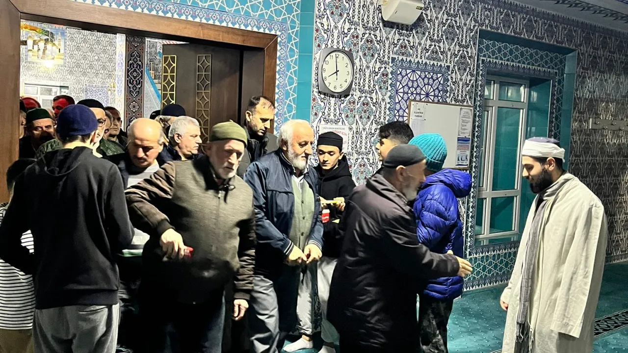 İnegöl Cami Ziyareti, Alanyurt Hüdai Camii, Gençlerin Sosyal Dayanışması (3)