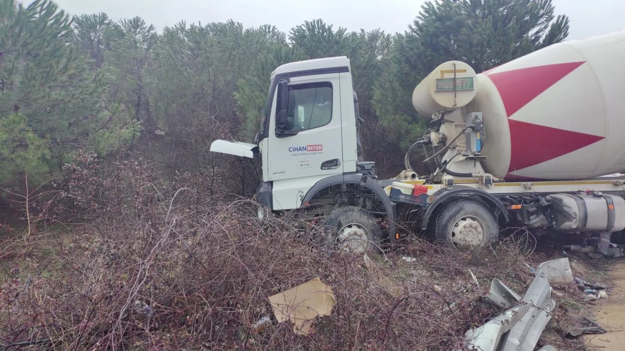 İnegöl'de Beton Mikseri Uçurumun Kenarında Durdu