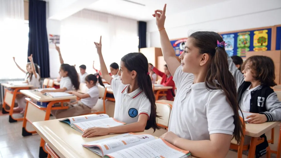 Özel Okullarda Yeni Dönem Kitap, Kıyafet Ve Ek Ücretler Kaldırılıyor! (3)