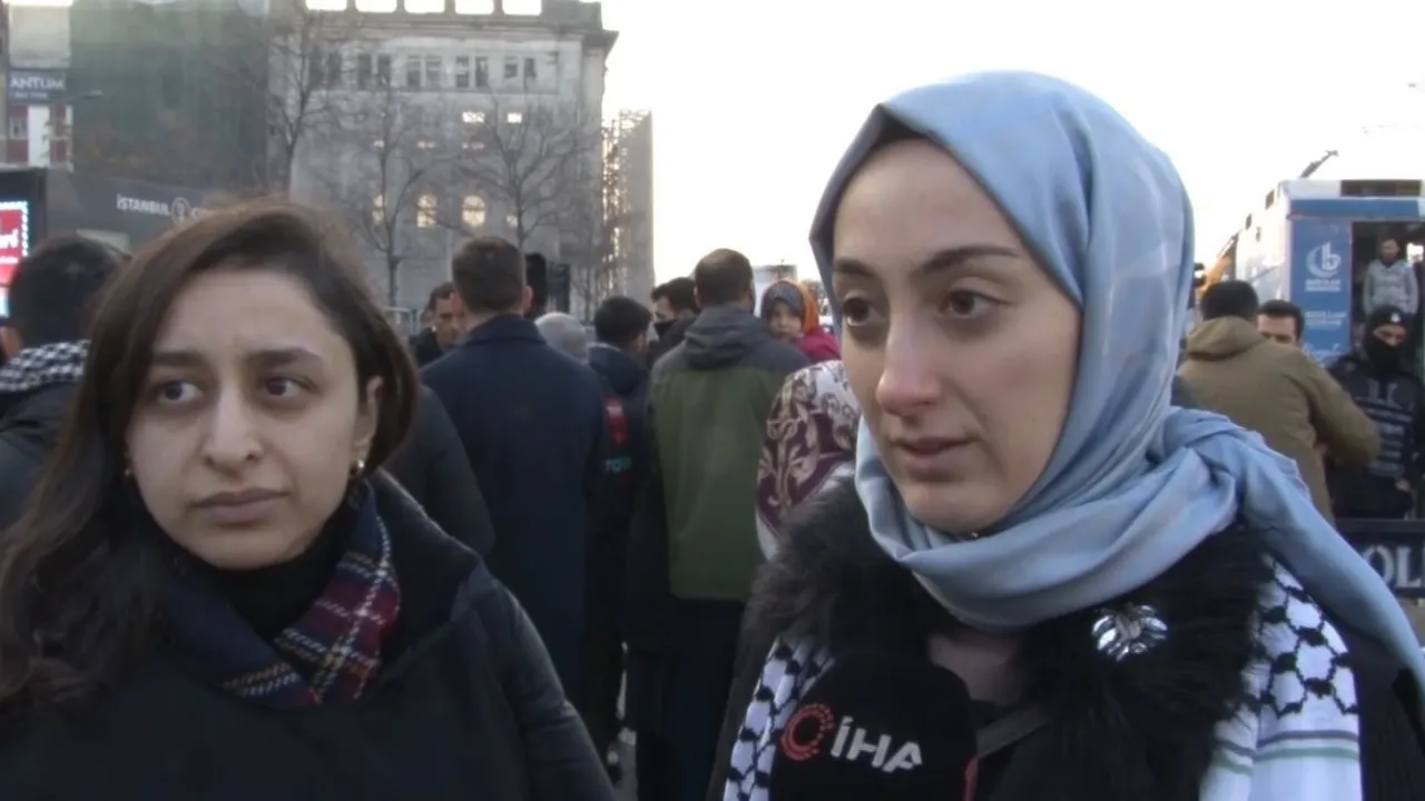 Yeni Yılın İlk Gününde Gazze İçin Galata Köprüsü’nden Dünyaya Haykırdılar! (3)