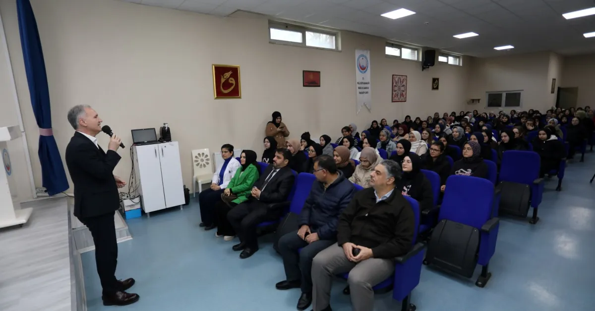 Başkan Alper Taban’dan Gençlere Çağrı Büyük Hayaller Kurun (4)