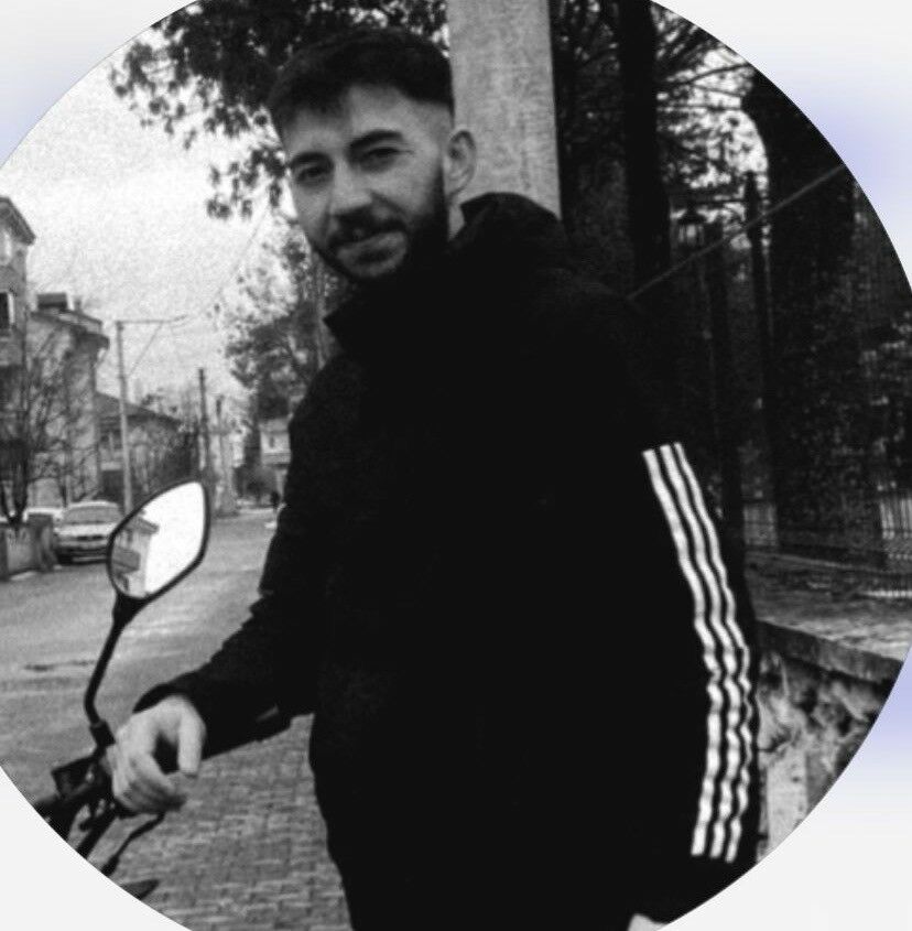 Bolu'da Feci Kaza! Motosiklet Sürücüsü Minibüsün Altında Kalarak Hayatını Kaybetti (2)