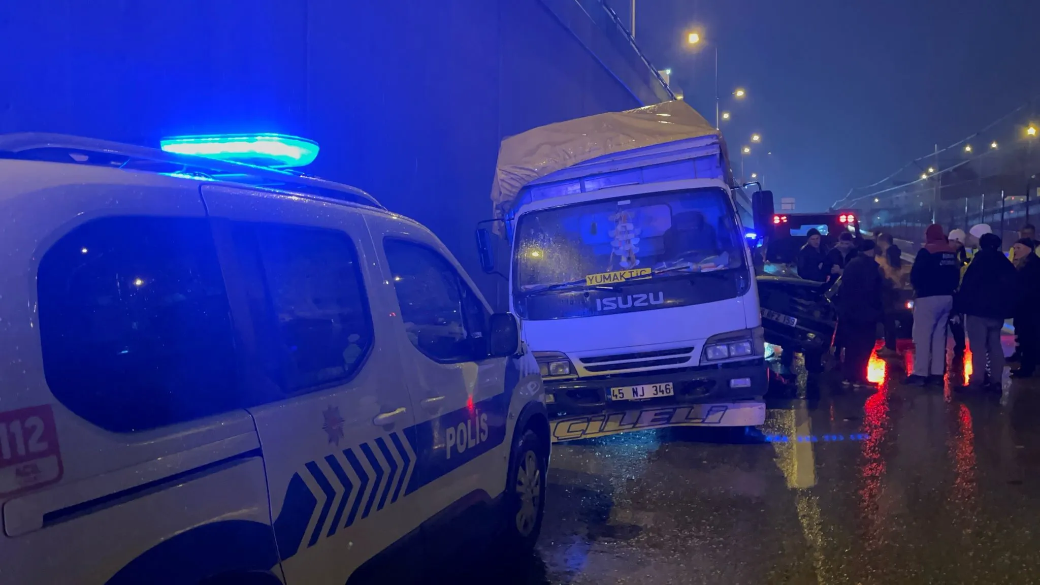 Bursa’da Zincirleme Kaza 1 Ölü, 1’I Ağır 4 Yaralı! (2)