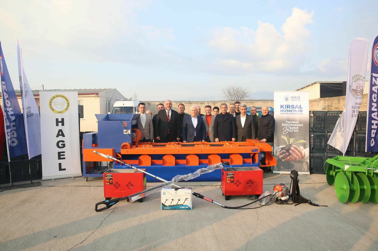 Gencgazete Bursa’da Çiftçiye Büyükşehir’den Ekipman Desteği (3)