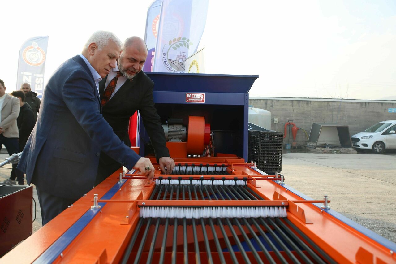 Gencgazete Bursa’da Çiftçiye Büyükşehir’den Ekipman Desteği (4)