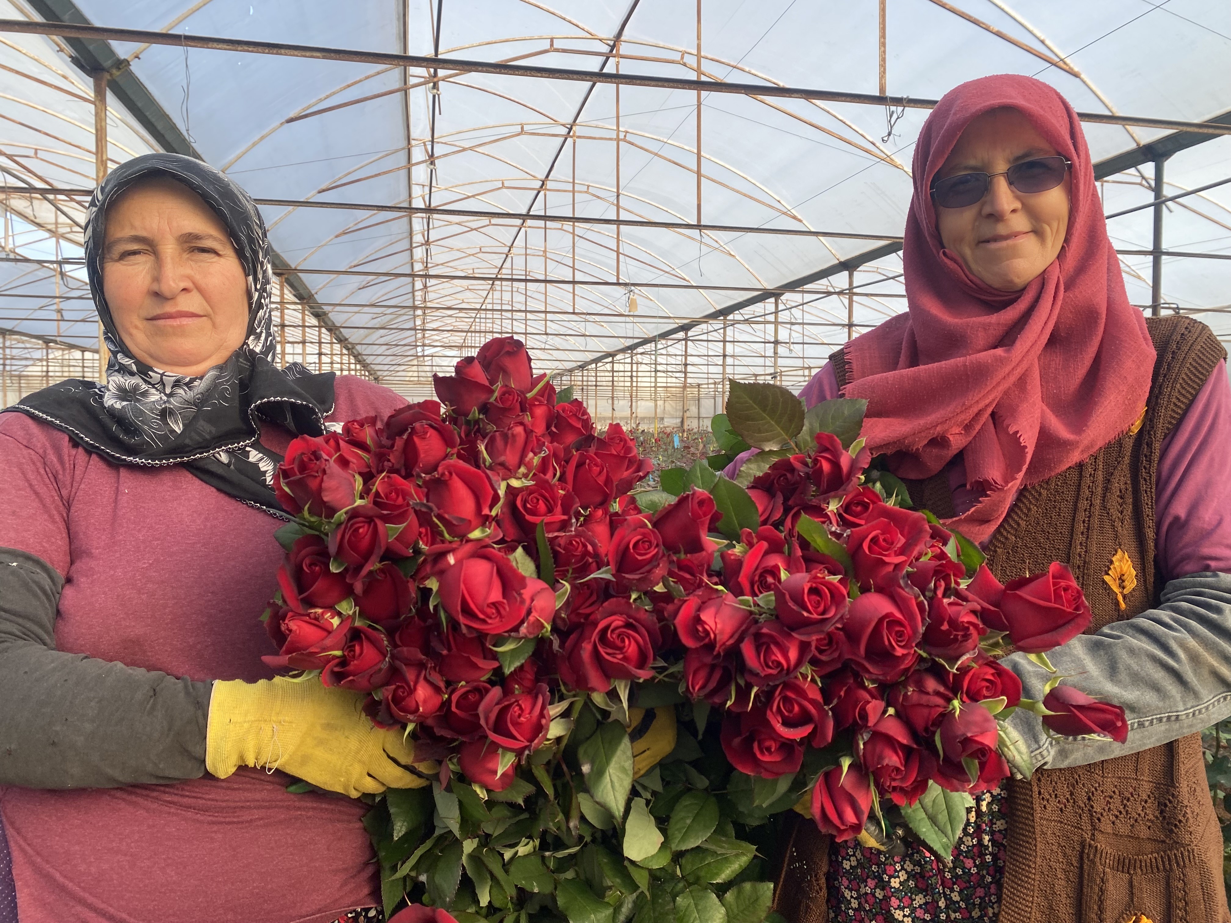 Gencgazete Çiçekçiler Sevgililer Gününü İple Çekiyor, İşte Gül Demeti (3)
