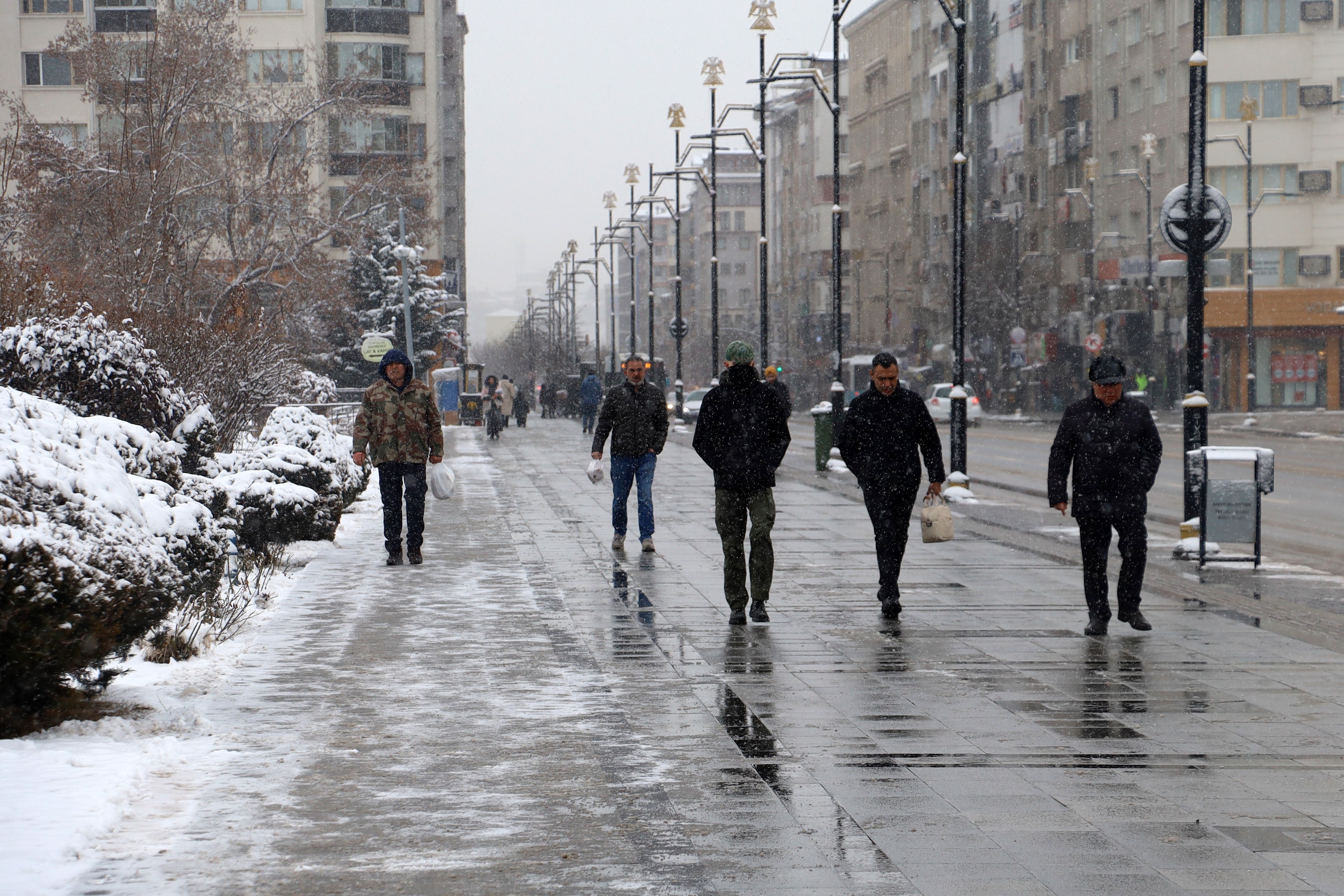 Gencgazete Sivas Kar Kış  2024 Yılında Nüfusu En Çok Azalan İl Açıklandı (7)