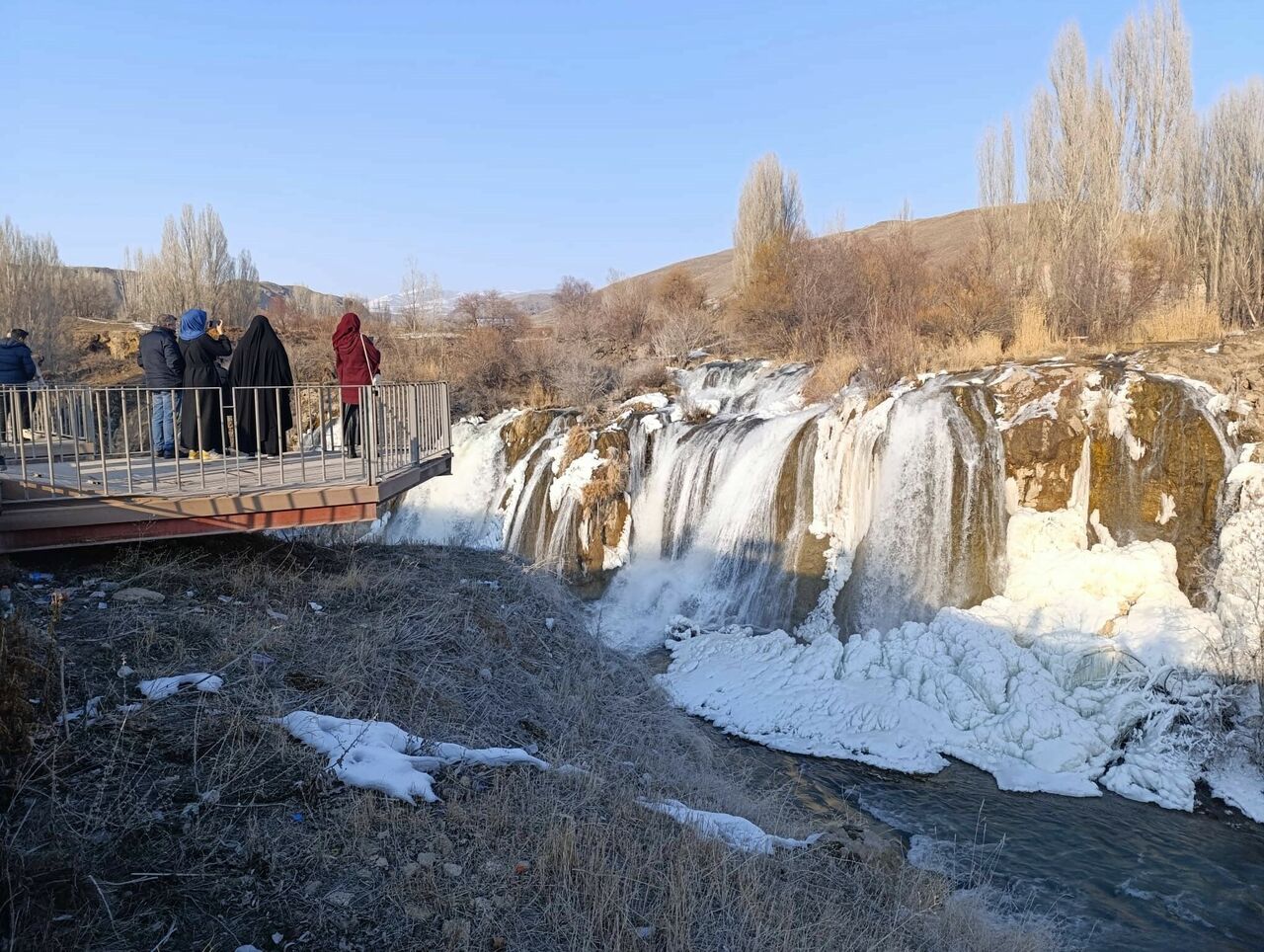 Gencgazete Tatili Fırsat Bilip Muradiye Şelalesi’ne Koştular (1)-1