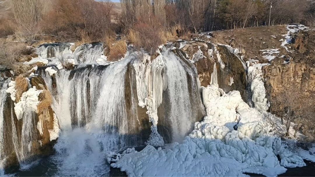 Gencgazete Tatili Fırsat Bilip Muradiye Şelalesi’ne Koştular (3)
