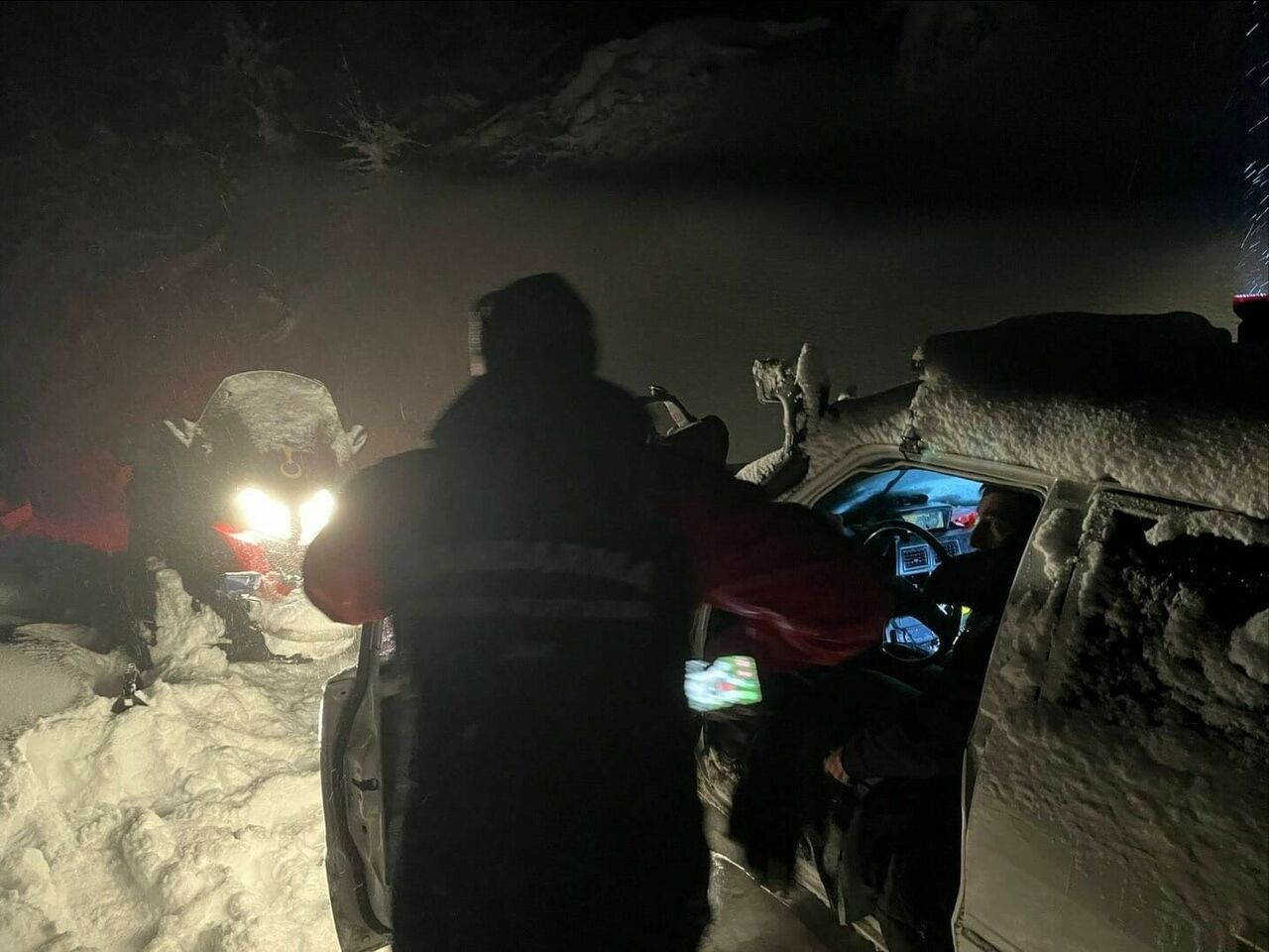 Gncgazete Eksi 8 Derecede Mahsur Kaldılar Jak Timleri Kurtardı (2)