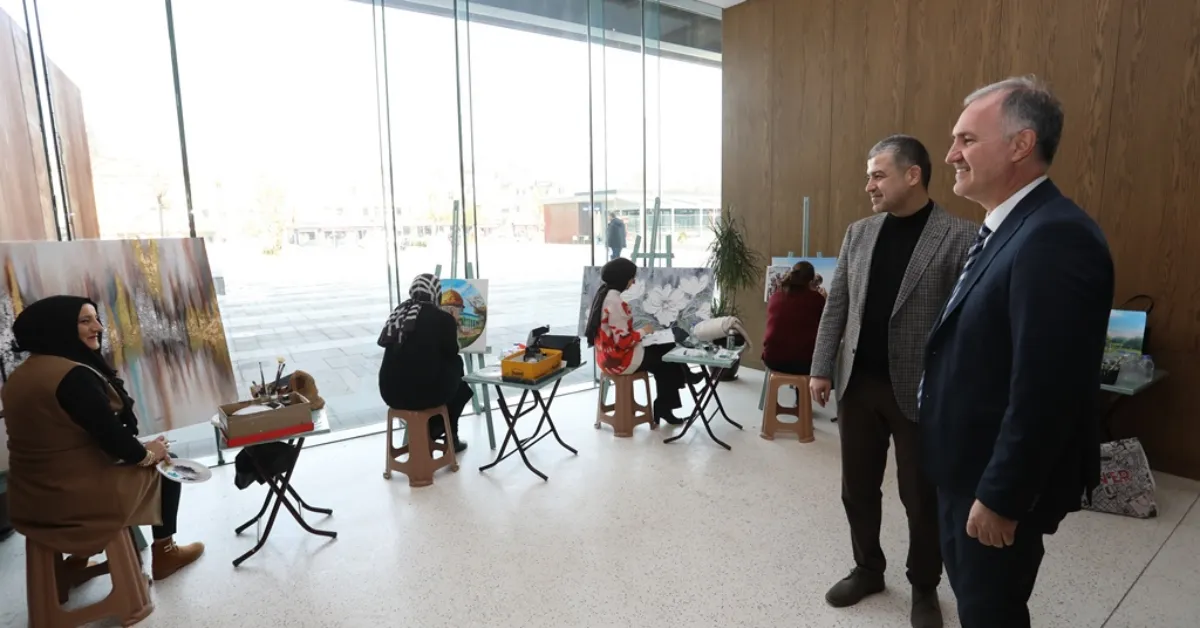 İnegöl Belediyesi, Dünya Ressamlar Günü’nde Sanatı Koridorlara Taşıdı (2)