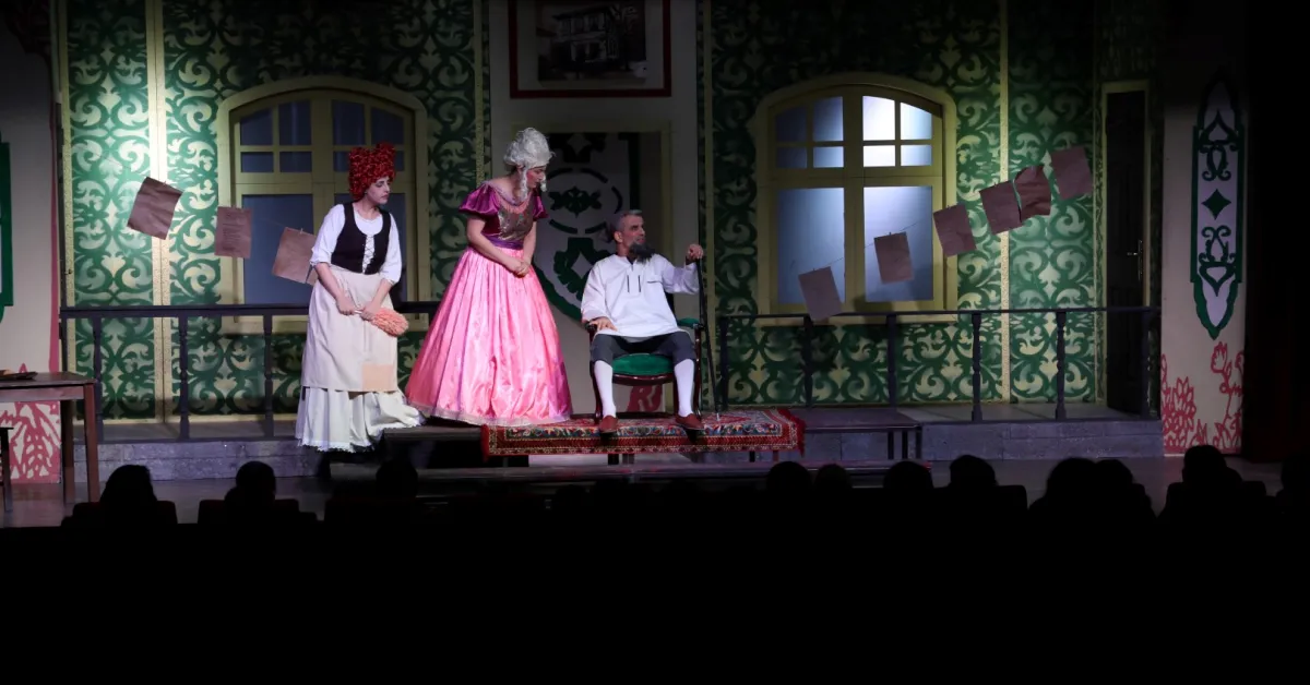 İnegöl’de “Hastalık Hastası” Tiyatrosu Sanatseverlerle Buluştu (5)