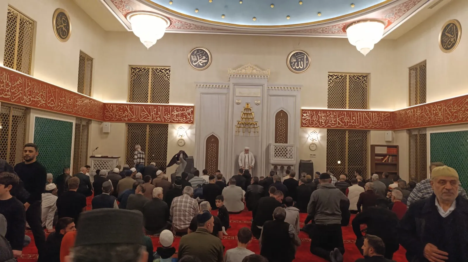 İnegöl’de İlk Teravih Namazı İçin Camiler Dolu Taştı (3)