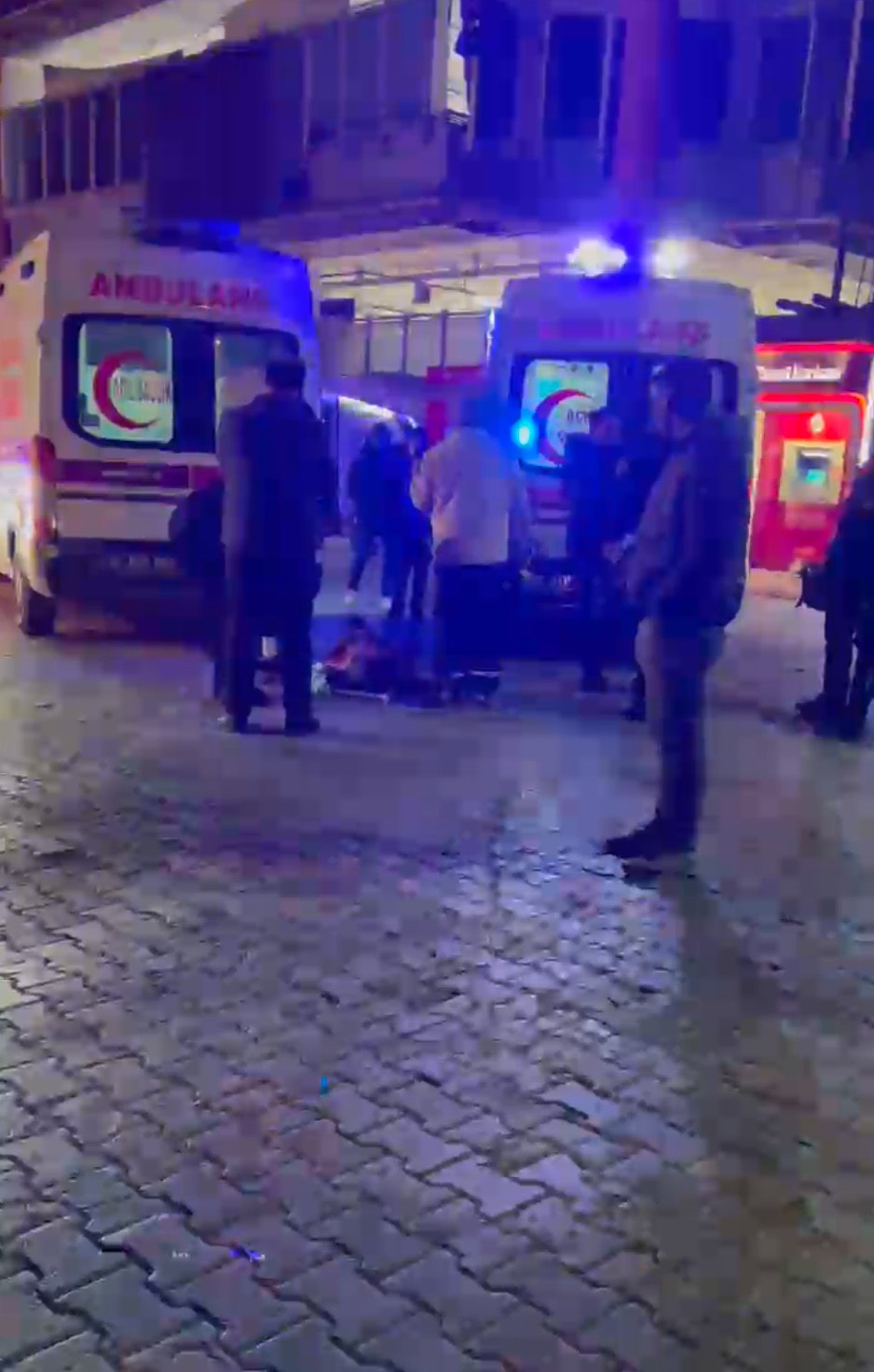 İzmir’de Pazarcılar Arasında Silahlı Kavga 6 Yaralı (2)