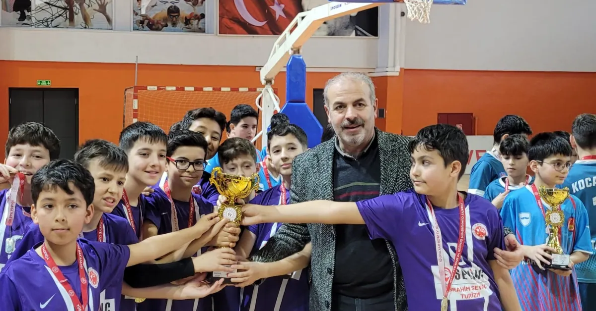 2024 2025 Eğitim Öğretim Yılı Okul Sporları Faaliyetleri Kapsamında Düzenlenen 2. Küme Voleybol Müsabakaları Sona Erdi (2)