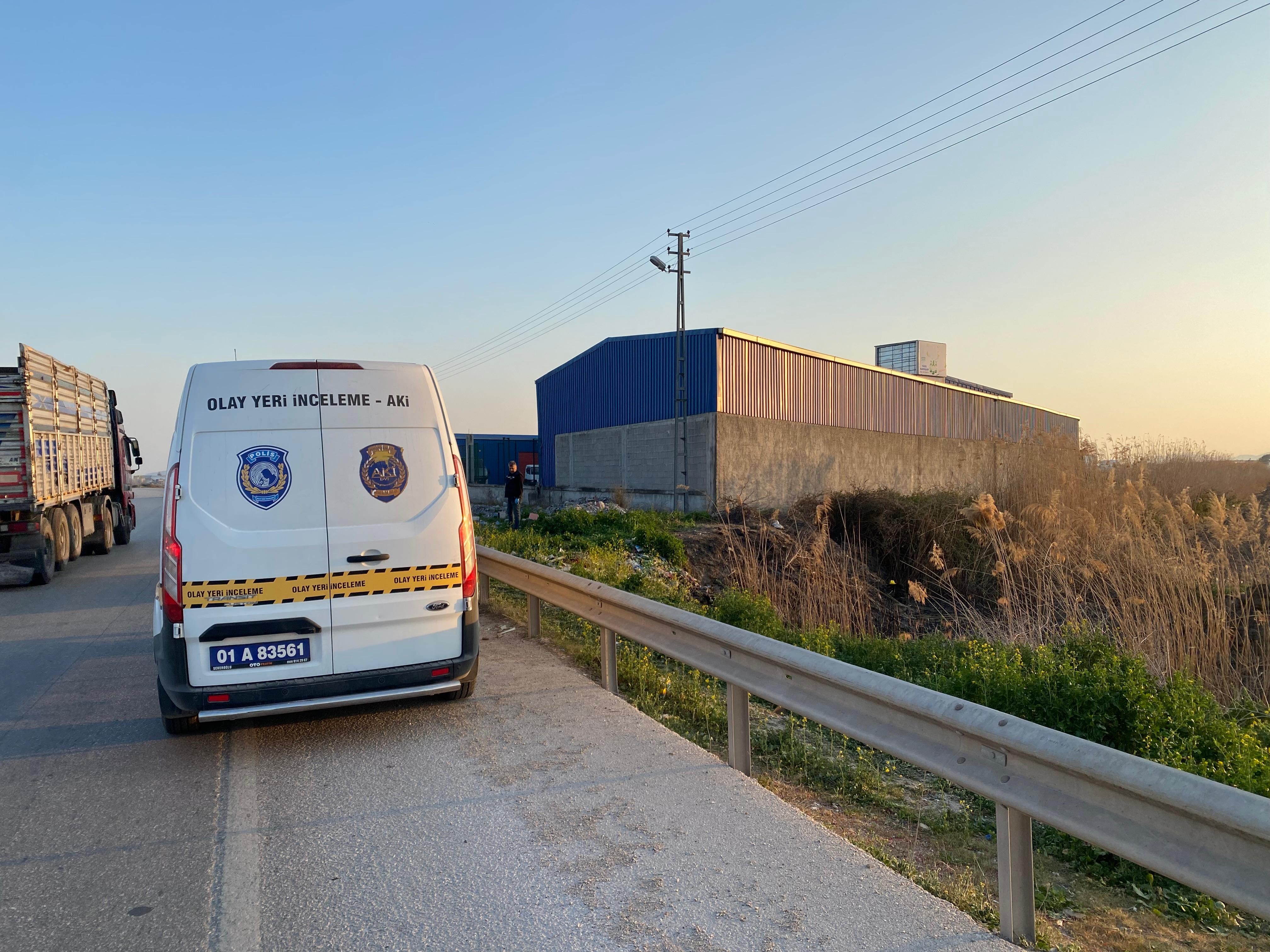 Adana’da Dere Yatağında İnsan Kemikleri Ve Kafatası Bulundu (4)