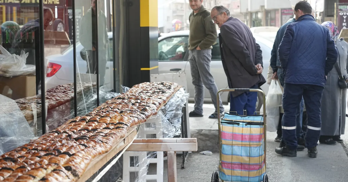Bursa Dev Pide, Ramazan Fırın Ustası, 7 Metrelik Pide (1)