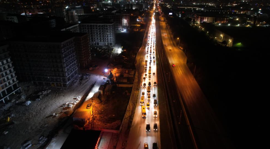 Bursa’da 3 Araç Birbirine Girdi, 5 Kişi Hastanelik Oldu! (3)
