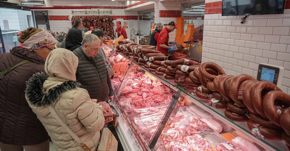 Bursa’da Uygun Fiyatlı Et Satışı Yoğun İlgi Gördü! Uzun Kuyruklar Oluştu (1)