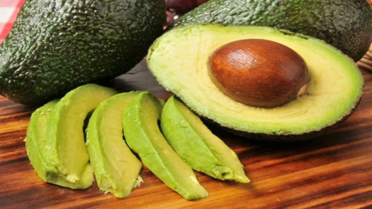 Genç Gazete Boy Uzatan Meyveler 5