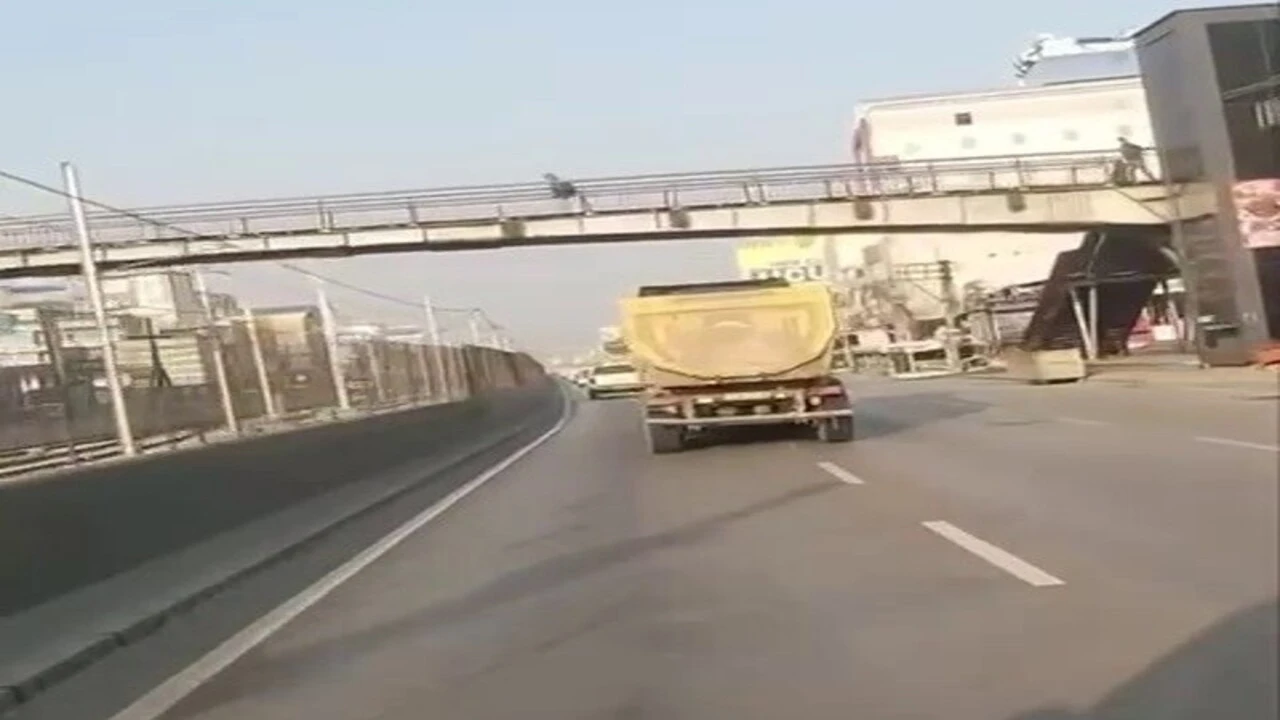 Genç Gazete Kamyon 9