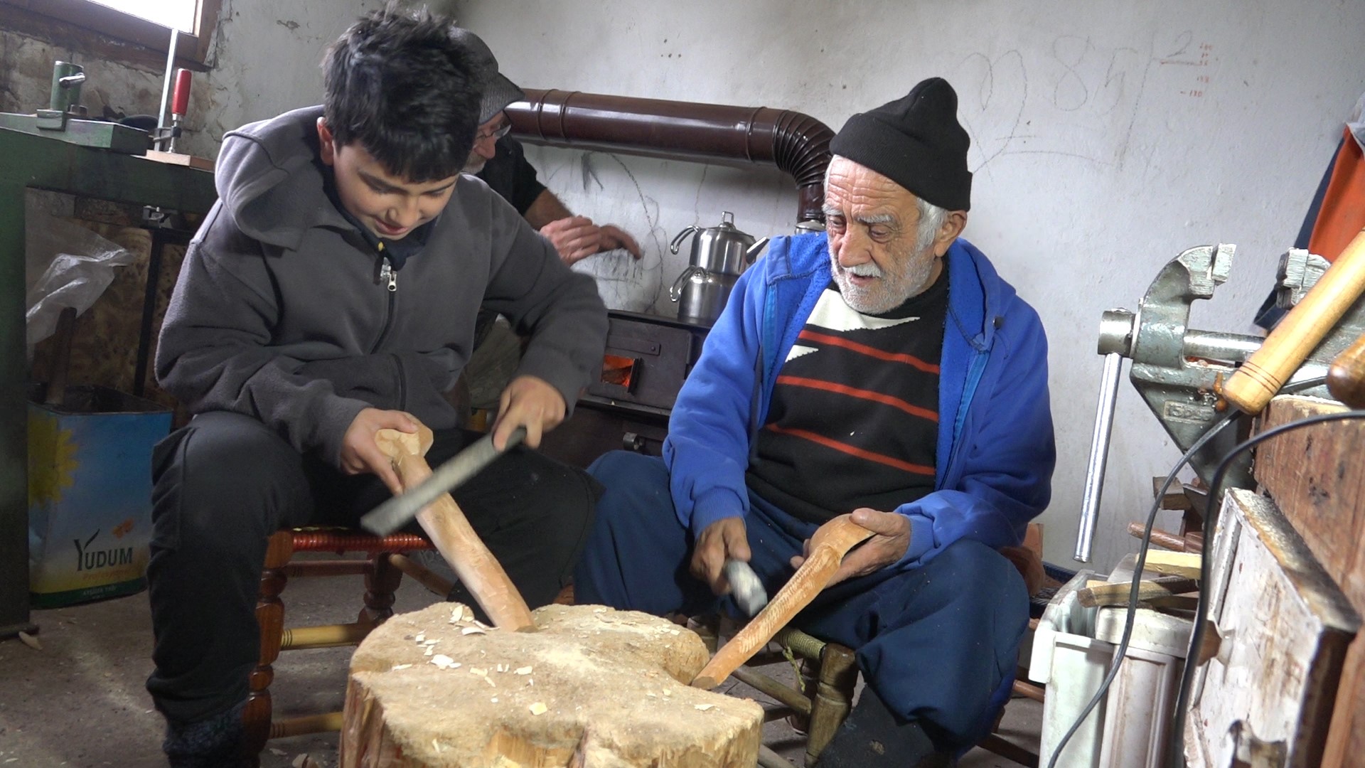 Gencgazete 91 Yaşındaki Usta, Unutulmaya Yüz Tutmuş Mesleği Yaşatıyor (10)