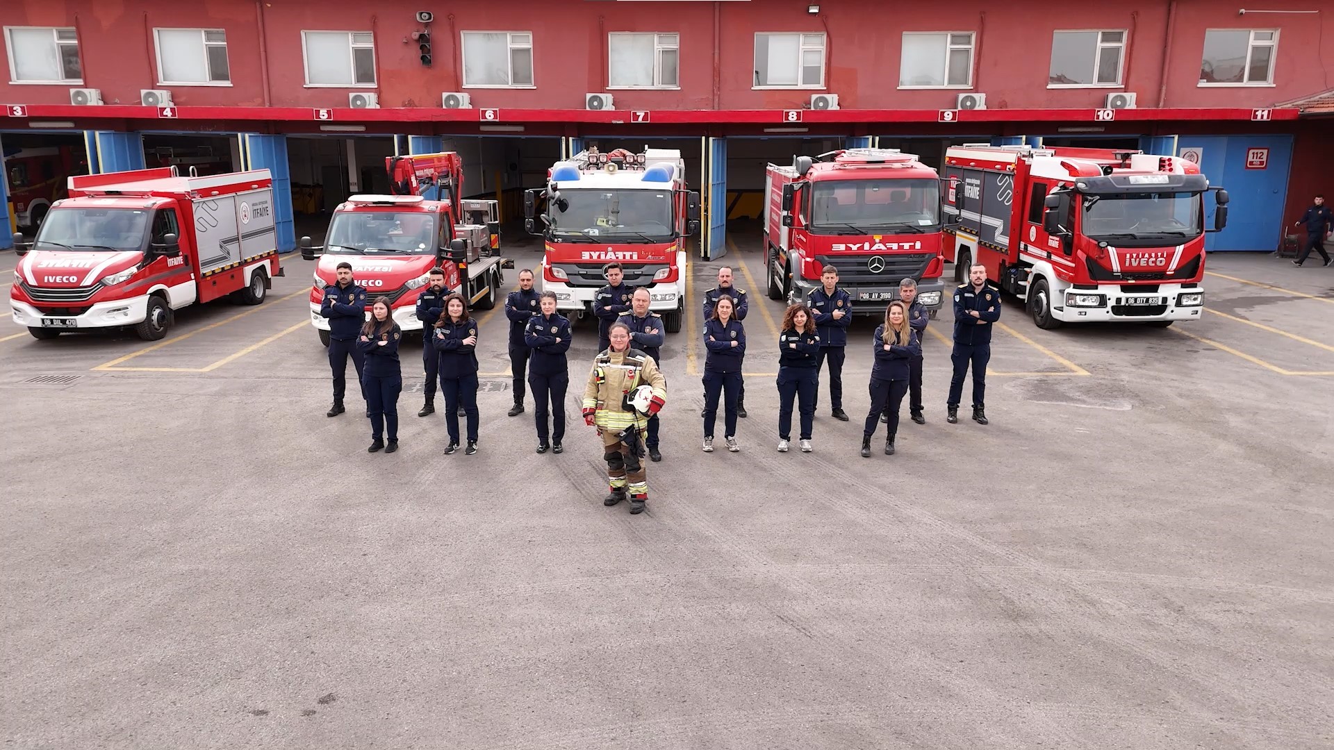 Gencgazete Hayalinin Peşinden Giden Kadın Itfaiyeci Alevlere Meydan Okuyor (6)